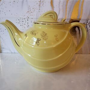 Vintage Mint 1950s Hall China Yellow w/Gold Leaf Decor 6 Cup Teapot #0799